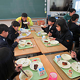 小学3年生 小学4年生　山川惣治 鈴木御水　こうもり小太郎 指宿市立山川小学校 : 運動会全体練習スタート